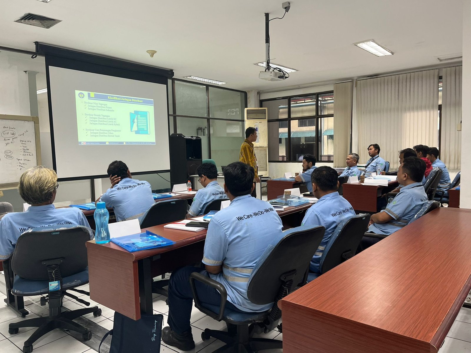 Hands-on High Voltage Maintenance 2025
